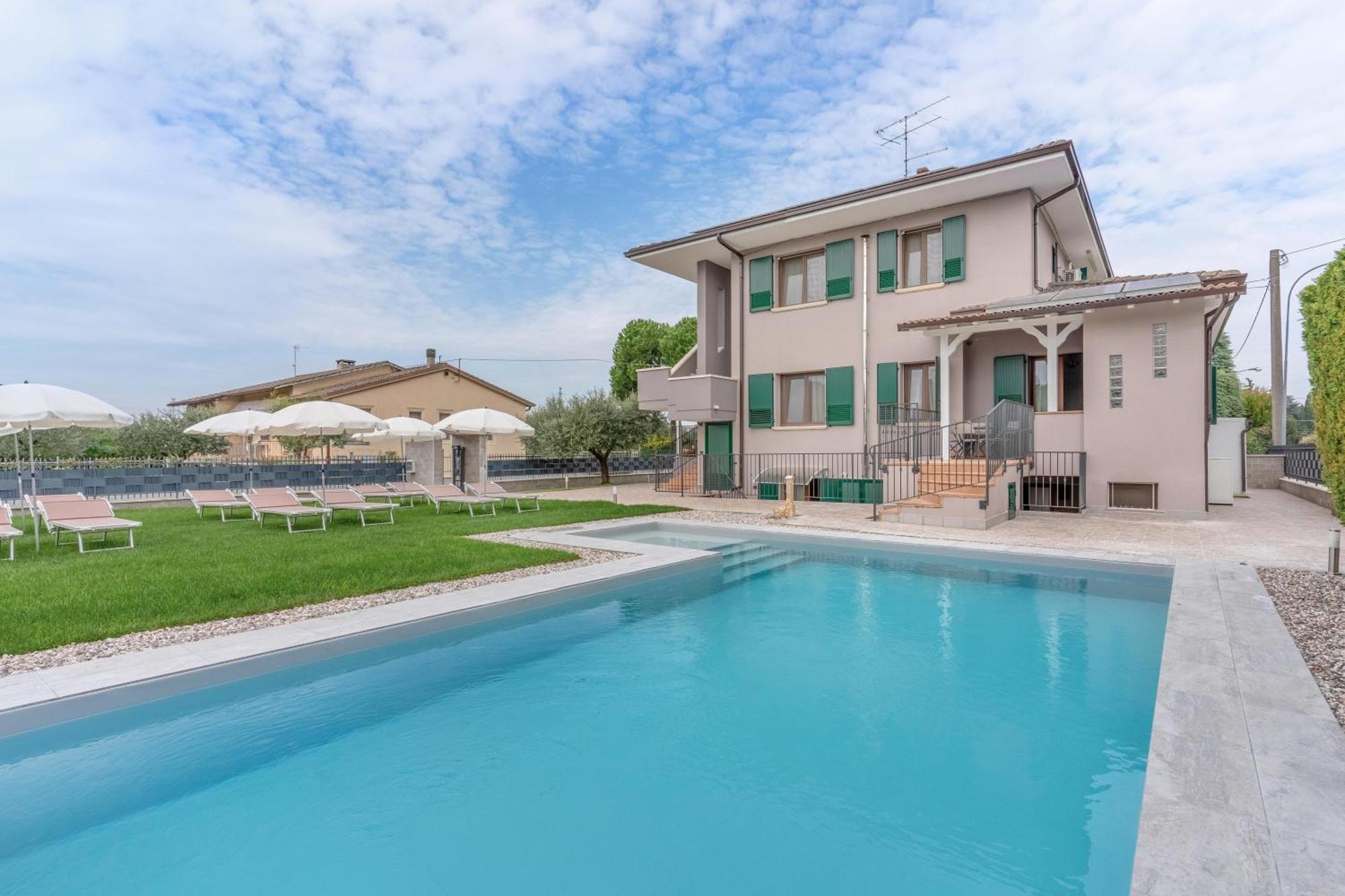 -Free Pool And Parking- Garda House Apartments Castelnuovo del Garda Eksteriør bilde