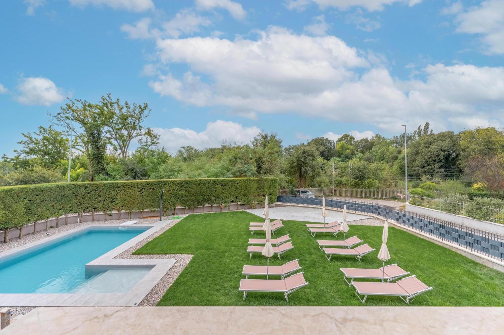 -Free Pool And Parking- Garda House Apartments Castelnuovo del Garda Eksteriør bilde